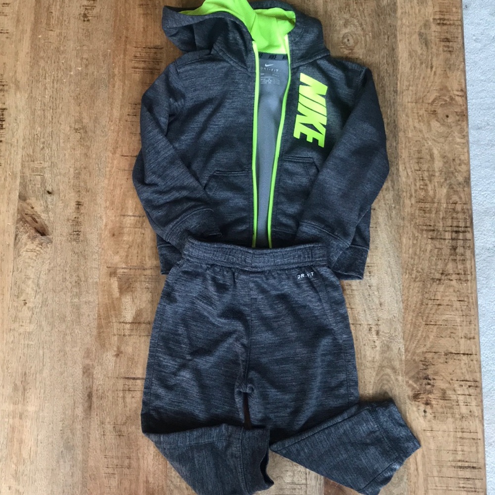 Nike Jogger Track Suit